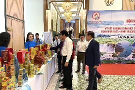 칸호아(Khanh Hoa)와 닌투언(Ninh Thuan) 간 관광 개발 협력 회의