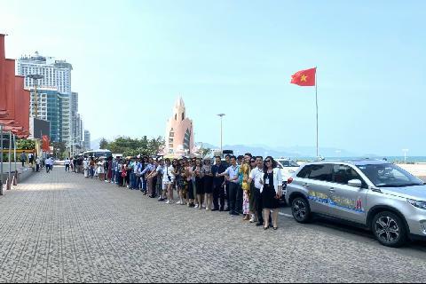 Khanh Hoa省は観光活動を調査するためのファムトリップ代表団を迎え