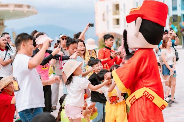 Khách tăng cao, doanh thu du lịch Khánh Hòa đạt 879,5 tỷ đồng trong dịp Tết