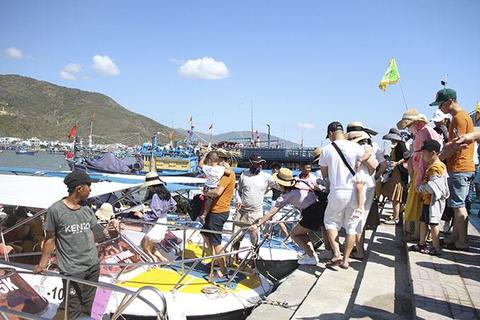Tourists to Nha Trang Bay rise again