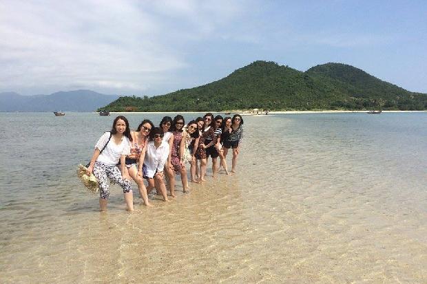 Tour du lịch đảo Điệp Sơn – Khám phá con đường đi bộ trên biển siêu độc đáo