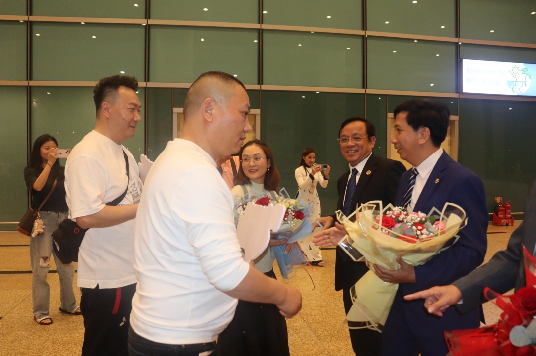 Chengdu (China) famtrip delegation surveys Nha Trang - Khanh Hoa tourism
